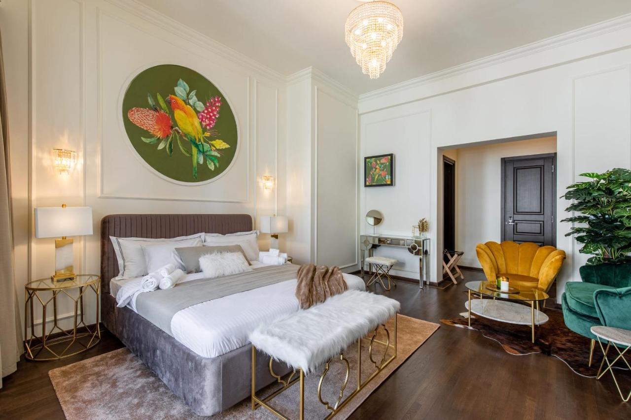 Holt Old Town Luxury Suites With Balcony Bucarest Extérieur photo