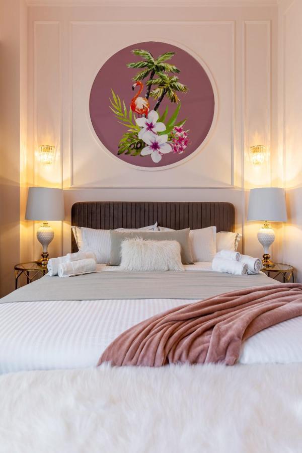 Holt Old Town Luxury Suites With Balcony Bucarest Extérieur photo
