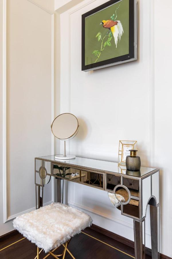 Holt Old Town Luxury Suites With Balcony Bucarest Extérieur photo