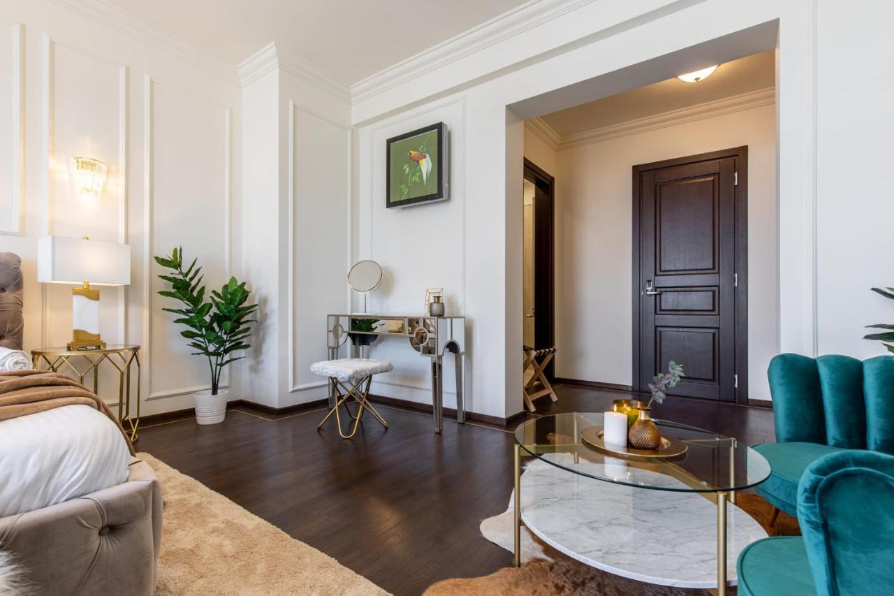 Holt Old Town Luxury Suites With Balcony Bucarest Extérieur photo