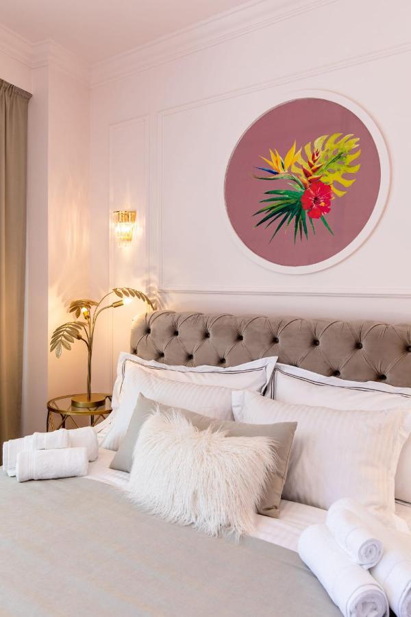 Holt Old Town Luxury Suites With Balcony Bucarest Extérieur photo