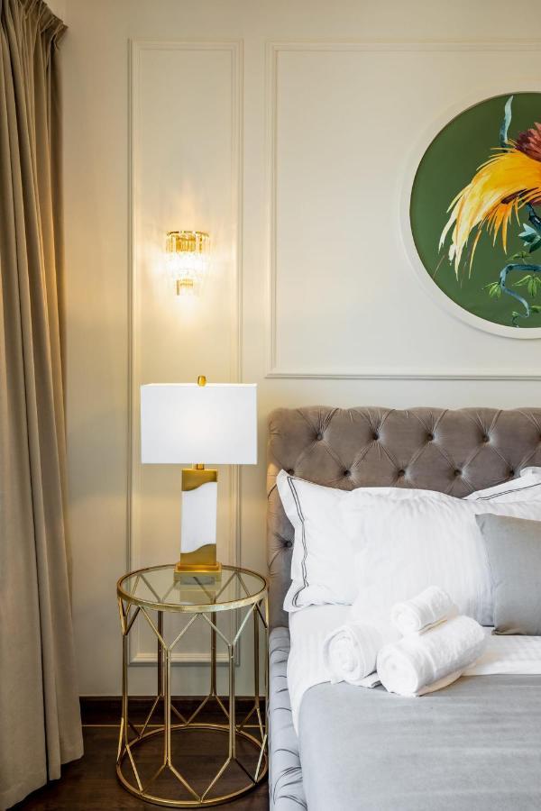 Holt Old Town Luxury Suites With Balcony Bucarest Extérieur photo