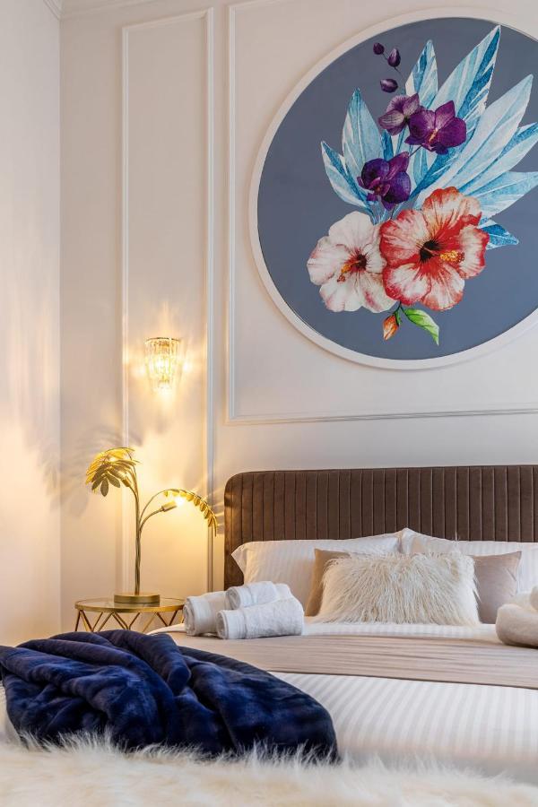 Holt Old Town Luxury Suites With Balcony Bucarest Extérieur photo